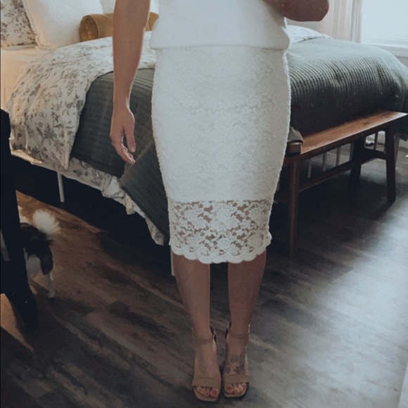 NWOT flattering lace pencil skirt - Picture 1 of 5